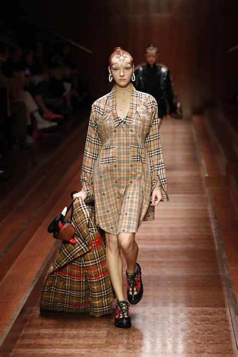 giubbotto burberry 2019|burberry runway collection.